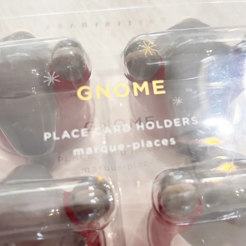 New POTTERY BARN Set Of 4 Ceramic Gnome Place Card Holders With 20 Place Cards